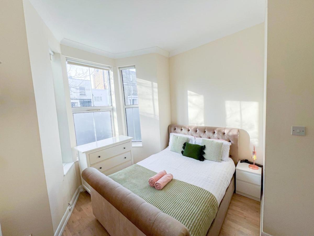 1-Bedroom Flat With Small Garden & Paid Parking In Finsbury Park, Highbury London Exterior photo